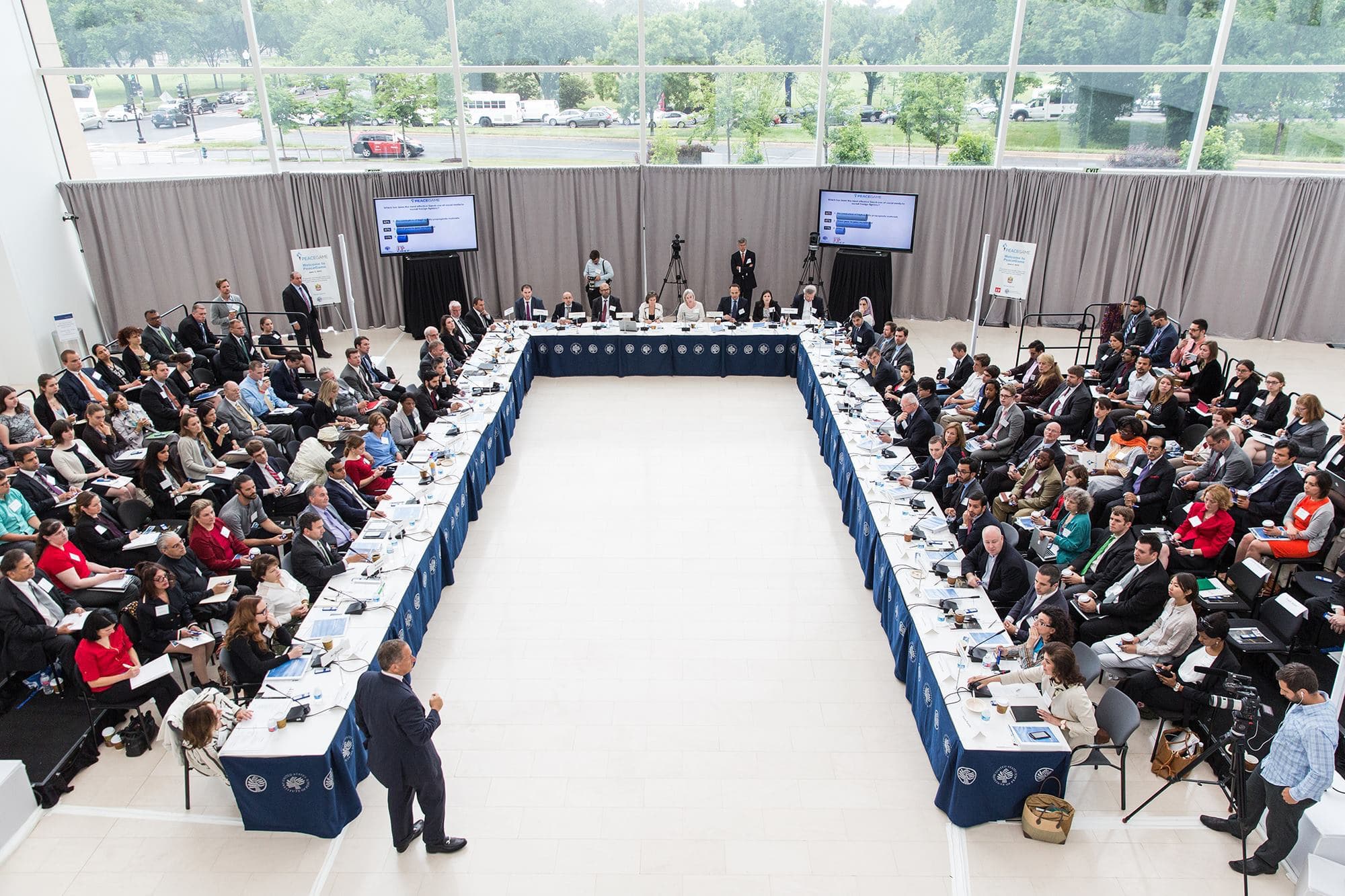 In partnership with Foreign Policy and the United States Institute of Peace, we took part in another highly successful #PeaceGame, tackling one of the most challenging issues confronted by governments worldwide: the global rise of radical groups and violent #extremism. Yesterday’s exercise focused on the human element: why do today’s extremist movements attract recruits worldwide, and how can the international community more effectively both counter this appeal and manage the reintegration of radicalized in