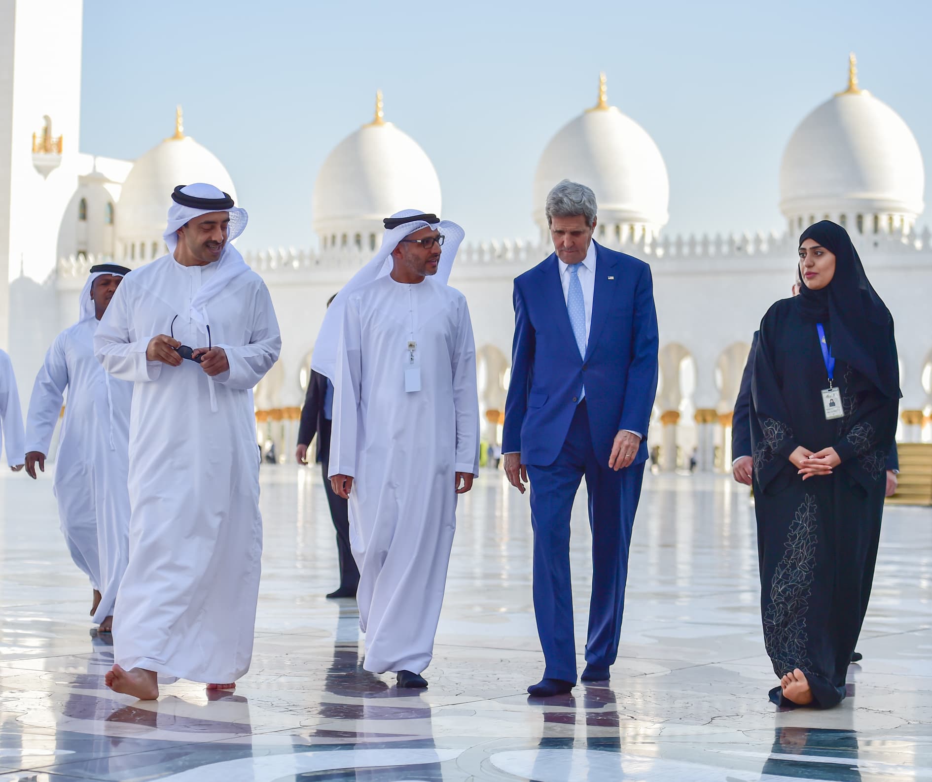 U.S. Secretary of State John Kerry during his visit to the United Arab Emirates toured the Sheikh Zayed Grand Mosque in Abu Dhabi with UAE Foreign Minister, His Highness Sheikh Abdullah bin Zayed Al Nahyan