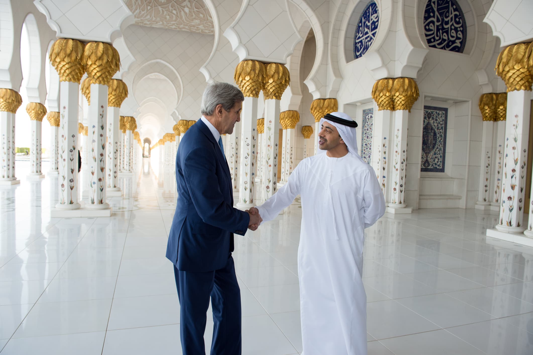 U.S. Secretary of State John Kerry during his visit to the United Arab Emirates toured the Sheikh Zayed Grand Mosque in Abu Dhabi with UAE Foreign Minister, His Highness Sheikh Abdullah bin Zayed Al Nahyan