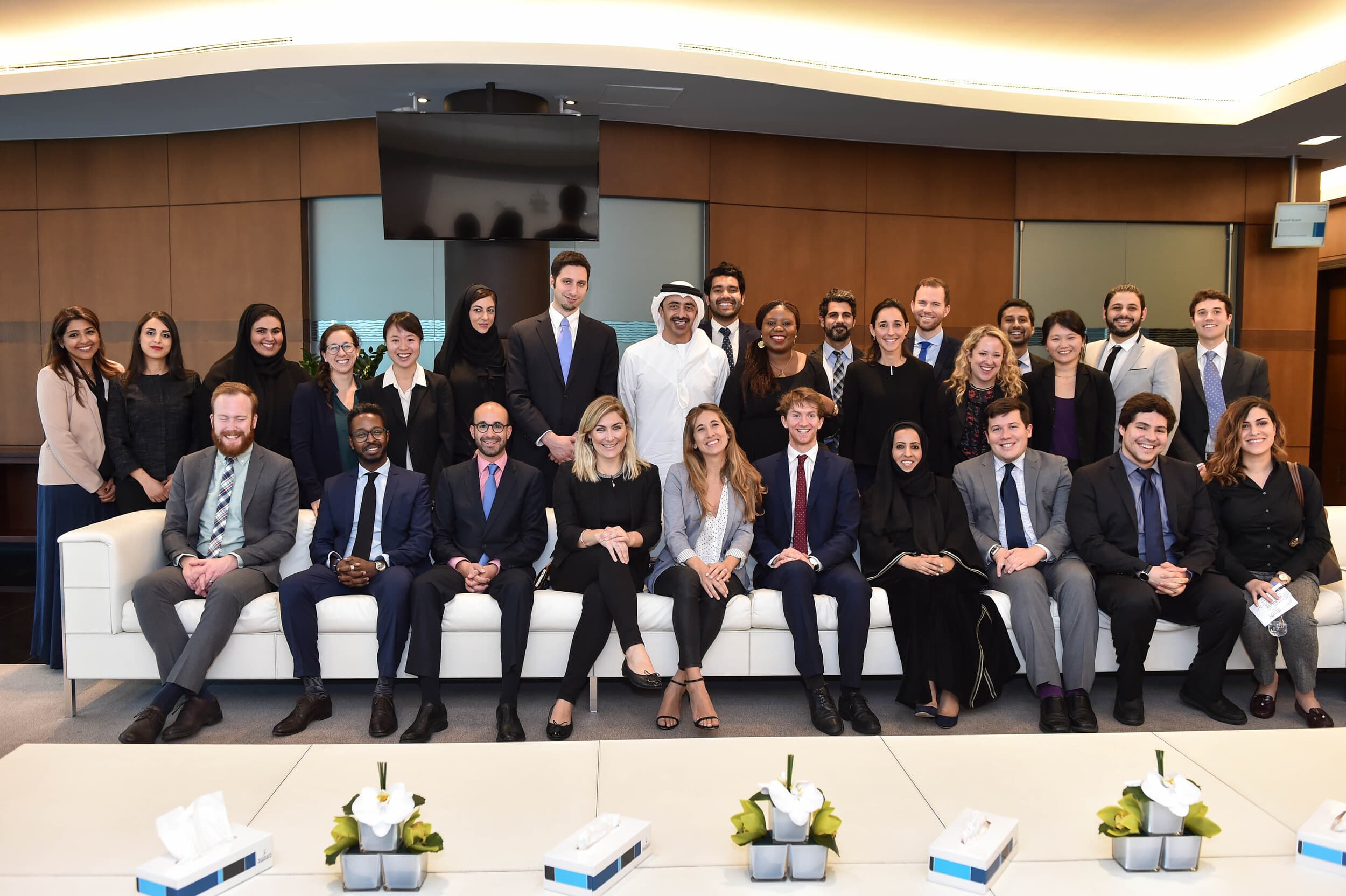 Minister of Foreign Affairs, His Highness Sheikh Abdullah bin Zayed meets with a delegation from the third annual Emirates Leadership Initiative in partnership with Harvard University and UAE government led by Senior Advisor to Ambassador Yousef Al #Otaiba, Ruba Al Hassan discussing #UAE's federal government structure, innovation initiatives and overall performance management systems driving public service delivery excellence.  #Harvard’s Kennedy School Center for Public Leadership and the #MiddleEast Initi