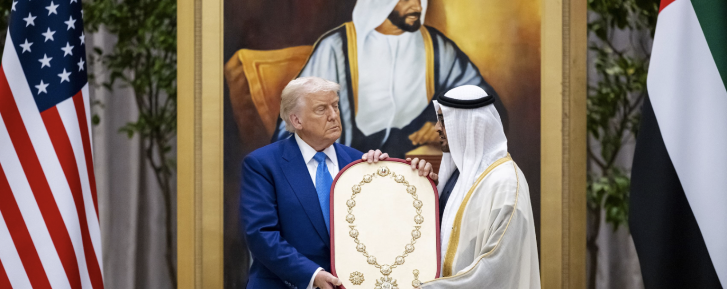 UAE President Awards Order of Zayed to US President in Recognition of Efforts to Strengthen Bilateral Ties