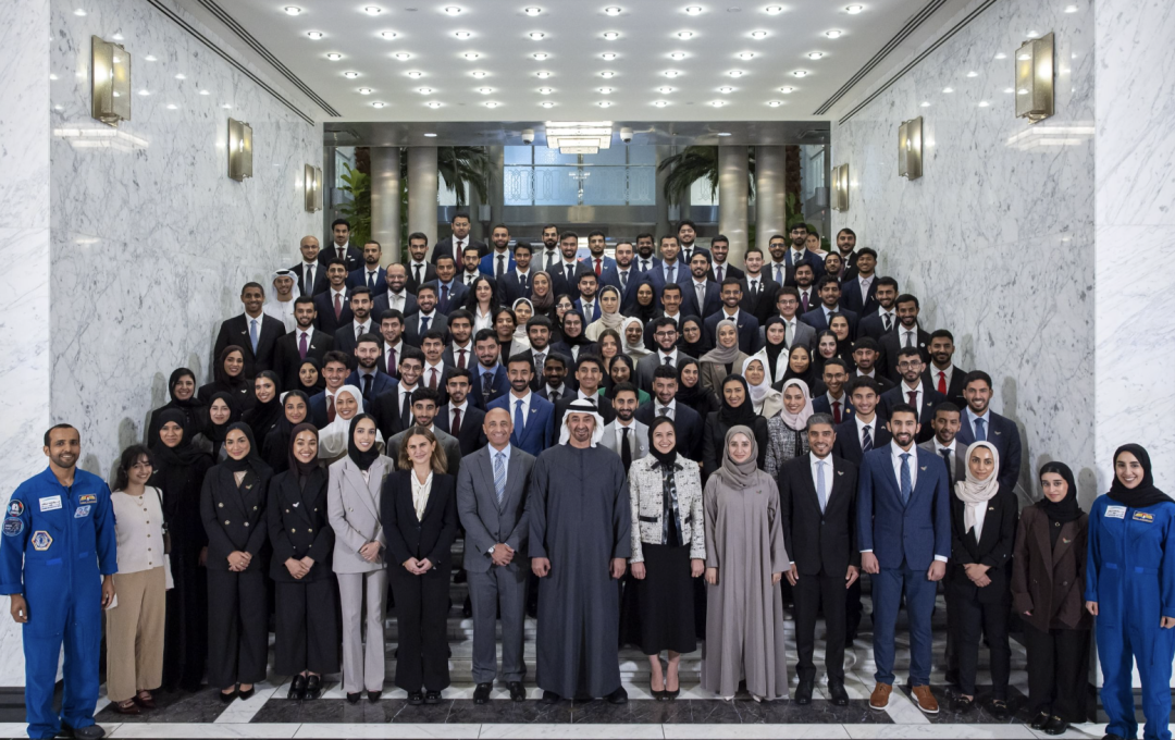 UAE President meets with Emirati students and NASA graduates in Washington