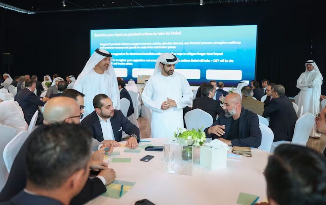 Sheikh Hamdan met 300 Dubai business leaders to discuss efforts to respond to the Iran conflict. Dubai Media Office